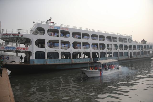 (251226) -- DHAKA, Dec. 26, 2025 (Xinhua) -- This photo taken on Dec. 26, 2025 shows a damaged ferry after a collision in Dhaka, capital of Bangladesh. At least four people died, and a dozen were injured in a head-on collision between two passenger ferries amid dense fog on the Meghna River in Bangladesh's Chandpur district, about 115 km southeast of the capital Dhaka, early Friday.
   TO GO WITH "4 dead as ferries collide amid dense fog on Bangladeshi river" (Photo by Habibur Rahman/Xinhua)