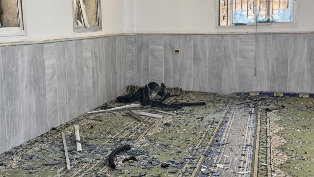(251226) -- HOMS, Dec. 26, 2025 (Xinhua) -- This photo taken on Dec. 26, 2025 shows a view inside a mosque after an explosion in the Wadi al-Dhahab neighborhood of Homs, central Syria. At least eight people were killed and 21 others wounded after an explosion struck a mosque in the Wadi al-Dhahab neighborhood of the central Syrian city of Homs during Friday prayers, Syrian health authorities said. (Str/Xinhua)