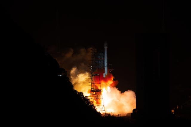 (251227) -- XICHANG, Dec. 27, 2025 (Xinhua) -- A Long March-3B rocket carrying the Fengyun-4 03 satellite blasts off from the Xichang Satellite Launch Center in southwest China's Sichuan Province, Dec. 27, 2025. The satellite has entered its planned orbit. (Photo by Zhang Hebin/Xinhua)