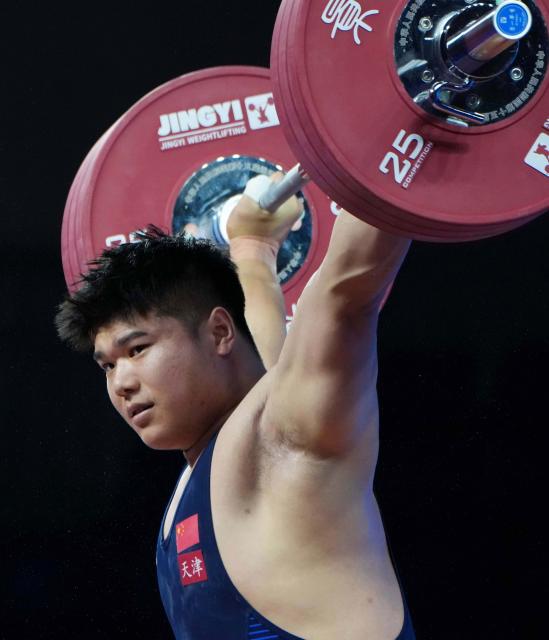 (251227) -- BEIJING, Dec. 27, 2025 (Xinhua) -- As the sporting calendar draws to a close, Xinhua News Agency has selected the top 10 Chinese athletes for 2025.
   3. Liu Huanhua (male, weightlifting)
   Liu lifted a total of 414kg to win the men's 102kg title at the 15th National Games, beating the previous world record of 413kg that he had set and establishing a new national record. With the victory, he completed a full set of gold medals from the Olympic Games, World Championships, World Cup, Asian Games and National Games, becoming the first Chinese male heavyweight lifter to achieve a career Grand Slam.
   This file photo taken on Nov. 19, 2025 shows Liu Huanhua of Tianjin competing in snatch during the weightlifting men's 102kg final at China's 15th National Games in Dongguan, south China's Guangdong Province. (Xinhua/Yang Chenguang)