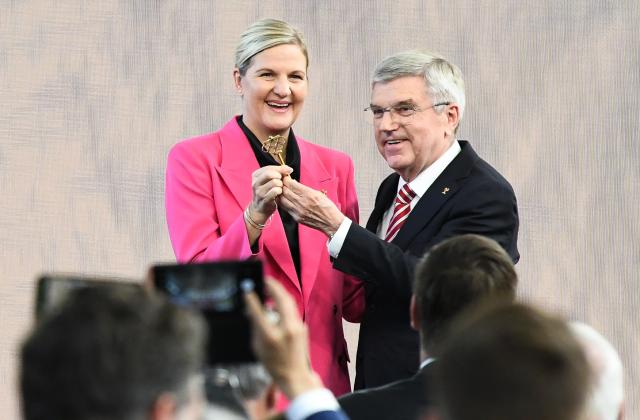 (251228) -- BEIJING, Dec. 28, 2025 (Xinhua) -- Here is Xinhua News Agency's selection of the 10 most significant pieces of international sports news in 2025: On March 20, Zimbabwe's former Olympic swimming champion Kirsty Coventry was elected the International Olympic Committee (IOC) president during the 144th IOC Session in Greece, becoming the organization's first female president and the first from outside Europe and North America.
After taking office in June, Coventry initiated a "Pause and Reflect" process and set up four working groups focusing on areas including the Youth Olympic Games and the Olympic program.
This file photo taken on June 23, 2025 shows IOC President Kirsty Coventry (L) receiving the key from outgoing IOC President Thomas Bach during a president handover ceremony at Olympic House in Lausanne, Switzerland. (Xinhua/Lian Yi)