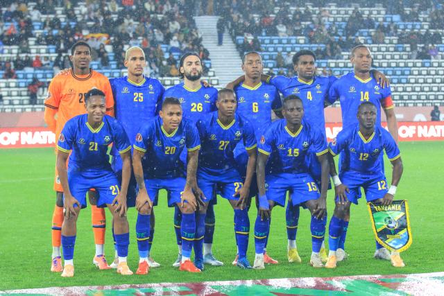 (251228) -- MOROCCO, Dec. 28, 2025 (Xinhua) -- Players of Tanzania pose for a team photo before the group C match between Tanzania and Uganda at the Africa Cup of Nations 2025 in Rabat, Morocco, Dec. 27, 2025. (Photo by Hajarah Nalwadda/Xinhua)
