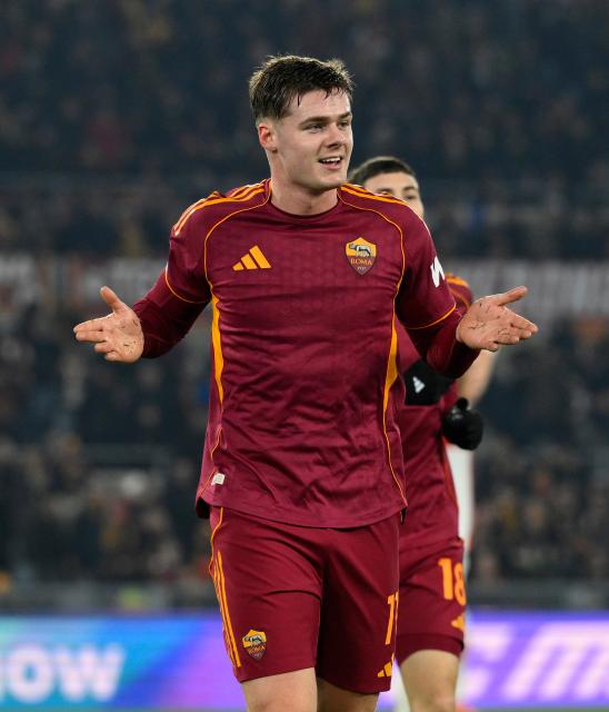 (251230) -- ROME, Dec. 30, 2025 (Xinhua) -- Roma's Evan Ferguson celebrates his goal during a Serie A football match between Roma and Genoa in Rome, Italy, Dec. 29, 2025. (Photo by Alberto Lingria/Xinhua)