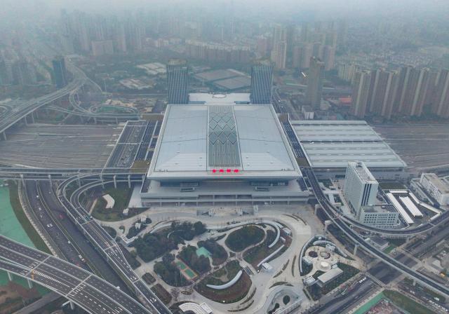 (251230) -- HEFEI, Dec. 30, 2025 (Xinhua) -- An aerial drone photo taken on Dec. 30, 2025 shows a view of the Hefei West Railway Station in Hefei City, capital of east China's Anhui Province.
  The Hefei-Sixian section of the Hefei-Xinyi high-speed railway was officially put into operation on Tuesday, marking the opening of another fast passenger line between Hefei City and eastern Anhui Province.
  The Hefei-Xinyi high-speed railway starts from Hefei West Railway Station in Hefei, and terminates at Xinyi East Railway Station in Xinyi City of Jiangsu Province. Spanning approximately 335 kilometers and with a design speed of 350 kilometers per hour, the railway is being constructed in phases. 
  The newly-opened section of the railway stretches 198 kilometers, setting five newly-built stations, namely Hefei West, Dingyuan East, Mingguang West, Wuhe, and Sixian East railway stations. (Xinhua/Du Yu)