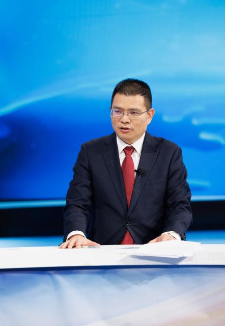 (251230) -- BEIJING, Dec. 30, 2025 (Xinhua) -- Yang Zhiyong, president of the Chinese Academy of Fiscal Sciences, speaks at the recording site of the latest episode of the China Economic Roundtable, an all-media talk show hosted by Xinhua News Agency. (Xinhua/Jin Liwang)