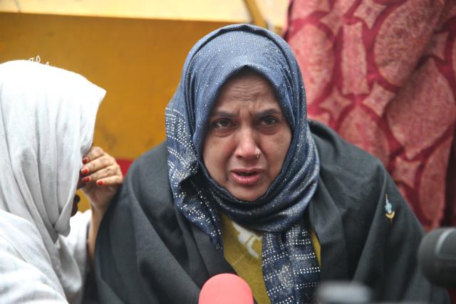 (251230) -- DHAKA, Dec. 30, 2025 (Xinhua) -- People mourn Bangladesh's former Prime Minister Khaleda Zia outside the Evercare hospital in Dhaka, Bangladeshi, Dec, 30, 2025. Khaleda Zia, also chairperson of the Bangladesh Nationalist Party, passed away due to illness at the age of 80 in the capital Dhaka at around 6:00 a.m. local time Tuesday, her party said in a social media post.
   The Bangladeshi interim government has declared three days of state mourning from Wednesday to Friday following the death of Zia. (Photo by Habibur Rahman/Xinhua)