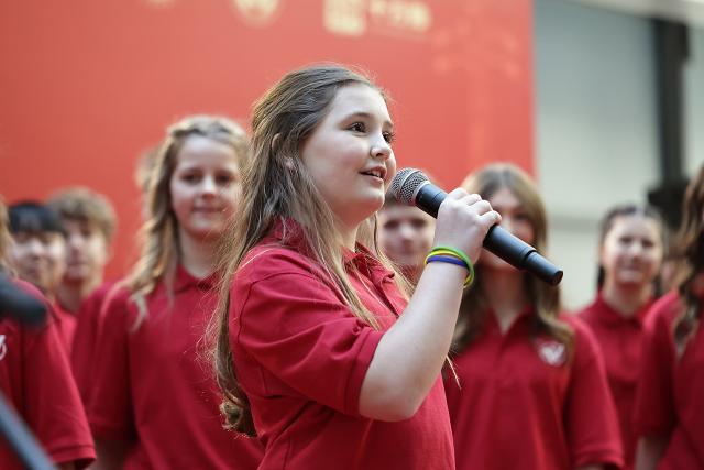 (251231) -- BEIJING, Dec. 31, 2025 (Xinhua) -- One Voice Children's Choir from the United States performs at the Peking Union Medical College Hospital (PUMCH) in Beijing, capital of China, Dec. 31, 2025. Fifty-six young performers from One Voice Children's Choir along with invited musicians gave a performance at the hospital on Wednesday. (Xinhua/Zhang Yuwei)