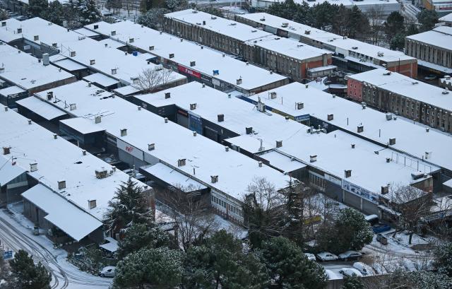(260101) -- ISTANBUL, Jan. 1, 2026 (Xinhua) -- An aerial drone photo taken on Jan. 1, 2026 shows the view after a snowfall in Istanbul, Türkiye. (Xinhua/Liu Lei)