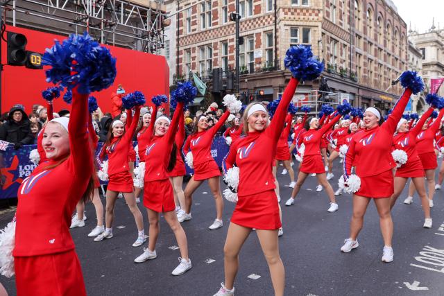 (260102) -- LONDON, Jan. 2, 2026 (Xinhua) -- People take part in the annual New Year's Day Parade in London, Britain, Jan. 1, 2026. (Xinhua)