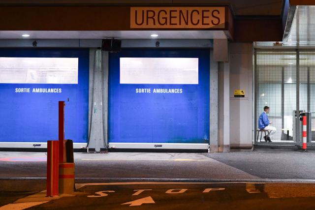 (260102) -- CRANS-MONTANA, Jan. 2, 2026 (Xinhua) -- This photo taken on Jan. 2, 2026 shows an exterior view of Lausanne University Hospital (CHUV) in Lausanne, Switzerland. Around 40 people were killed and more than 110 others injured after a fire broke out at a bar in the Crans-Montana ski resort in Valais Canton in southwestern Switzerland, local police said on Thursday. (Xinhua/Lian Yi)