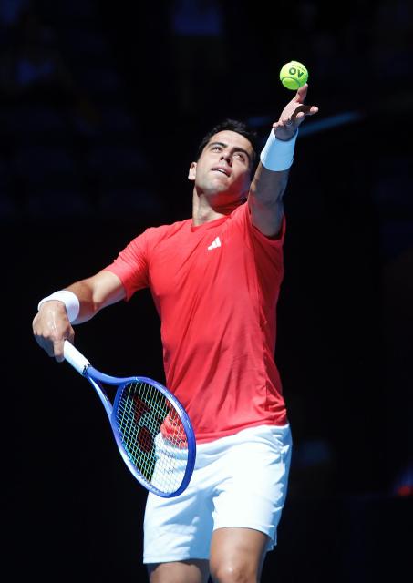 (260102) -- PERTH, Jan. 2, 2026 (Xinhua) -- Jaume Munar of Spain serves during the men's singles match against Sebastian Baez of Argentina in the Group A round robin match between Spain and Argentina at the 2026 United Cup tennis tournament in Perth, Australia, Jan. 2, 2026. (Photo by Zhou Dan/Xinhua)
