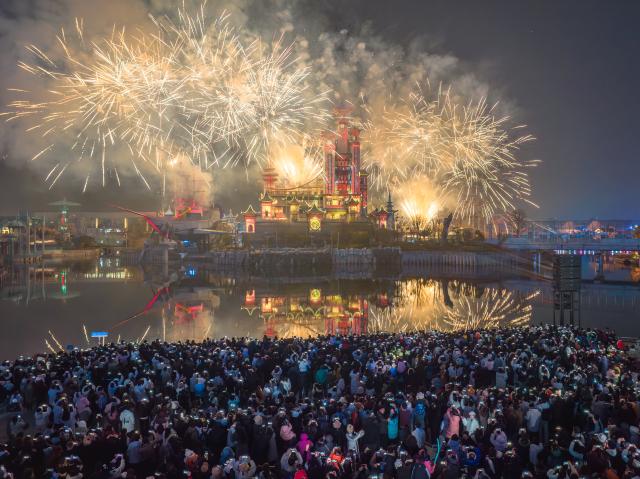 (260102) -- BEIJING, Jan. 2, 2026 (Xinhua) -- A drone photo taken on Jan. 1, 2026 shows a fireworks show in Xiangyang, central China's Hubei Province. China's economy kicked off 2026 with robust momentum, as evidenced by bustling economic activity in the year's first days. (Photo by Yang Dong/Xinhua)