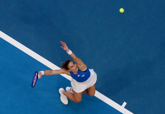 (260103) -- PERTH, Jan. 3, 2026 (Xinhua) -- Maria Sakkari of Greece competes against Osaka Naomi of Japan during the women's singles match in the Group E round robin match between Japan and Greece at the 2026 United Cup tennis tournament in Perth, Australia, Jan. 2, 2026. (Photo by Zhou Dan/Xinhua)