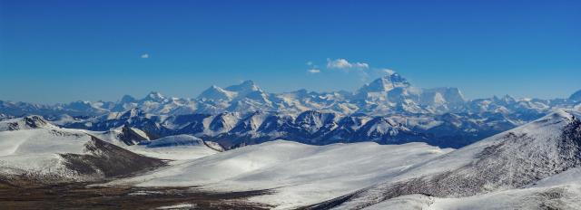 (260104) -- BEIJING, Jan. 4, 2026 (Xinhua) -- A drone photo taken on Nov. 13, 2025 shows a view of the Himalayas in Tingri County of Xigaze, southwest China's Xizang Autonomous Region. (Xinhua/Jiang Fan)