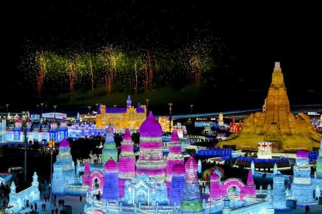 (260105) -- HARBIN, Jan. 5, 2026 (Xinhua) -- An aerial drone photo taken on Jan. 5, 2026 shows a firework show at the Harbin Ice-Snow World in Harbin, northeast China's Heilongjiang Province. The 42nd Harbin International Ice and Snow Festival kicked off at the Harbin Ice-Snow World here on Monday. (Xinhua/Wang Song)