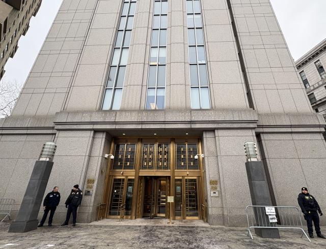 (260105) -- NEW YORK, Jan. 5, 2026 (Xinhua) -- This photo taken with a mobile phone shows an exterior view of a courthouse, where Venezuelan President Nicolas Maduro is brought to, in New York, the United States, on Jan. 5, 2026. Maduro made his first appearance Monday morning at a New York courthouse after he was seized by U.S. forces in his country. (Xinhua/Zhang Fengguo)