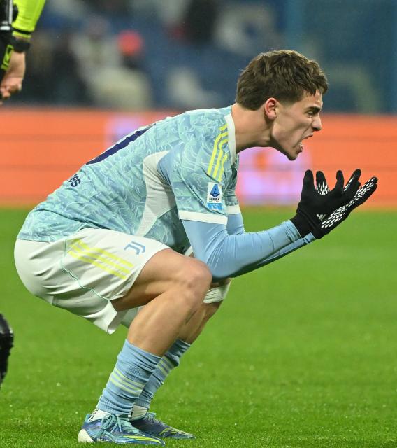 (260107) -- REGGIO EMILIA, Jan. 7, 2026 (Xinhua) -- Juventus' Kenan Yildiz reacts during a Serie A football match between Sassuolo and Juventus in Reggio Emilia, Italy, Jan. 6, 2026. (Photo by Alberto Lingria/Xinhua)