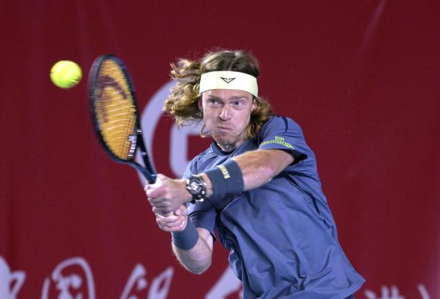 (260107) -- HONG KONG, Jan. 7, 2026 (Xinhua) -- Andrey Rublev competes during the men's singles 2nd round match between Wu Yibing of China and Andrey Rublev of Russia at the ATP Hong Kong Open tennis tournament in Hong Kong, China, Jan. 7, 2026. (Xinhua/Lo Ping Fai)