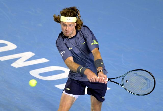 (260107) -- HONG KONG, Jan. 7, 2026 (Xinhua) -- Andrey Rublev competes during the men's singles 2nd round match between Wu Yibing of China and Andrey Rublev of Russia at the ATP Hong Kong Open tennis tournament in Hong Kong, China, Jan. 7, 2026. (Xinhua/Lo Ping Fai)
