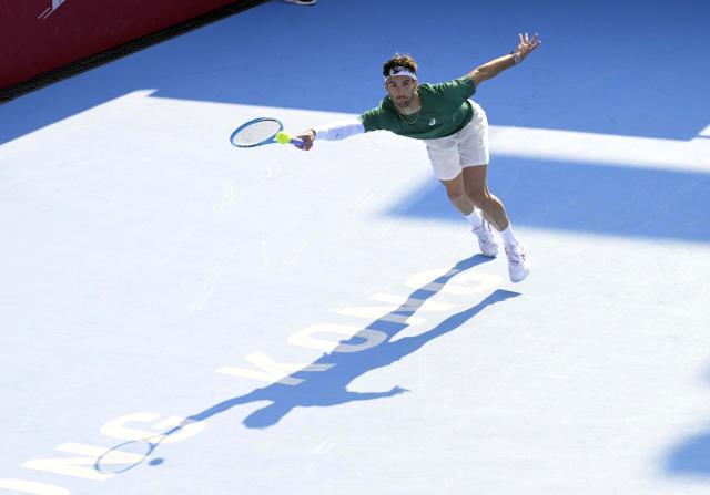 (260107) -- HONG KONG, Jan. 7, 2026 (Xinhua) -- Lorenzo Musetti competes during the men's singles 2nd round match between Tomas Martin Etcheverry of Argentina and Lorenzo Musetti of Italy at the ATP Hong Kong Open tennis tournament in Hong Kong, China, Jan. 7, 2026. (Xinhua/Lo Ping Fai)