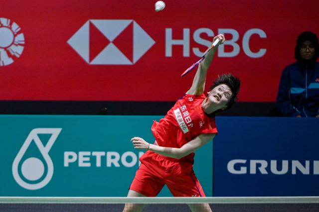 (260108) -- KUALA LUMPUR, Jan. 8, 2026 (Xinhua) - Chen Yufei of China hits a return during the women's singles round of 16 match against Busanan Ongbamrungphan of Thailand at the Malaysia Open 2026 badminton tournament in Kuala Lumpur, Malaysia, Jan. 8, 2026. (Photo by Chong Voon Chung/Xinhua)