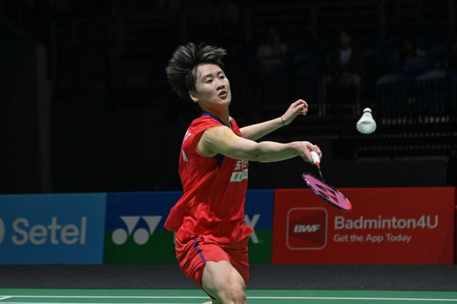 (260108) -- KUALA LUMPUR, Jan. 8, 2026 (Xinhua) - Chen Yufei of China hits a return during the women's singles round of 16 match against Busanan Ongbamrungphan of Thailand at the Malaysia Open 2026 badminton tournament in Kuala Lumpur, Malaysia, Jan. 8, 2026. (Photo by Chong Voon Chung/Xinhua)