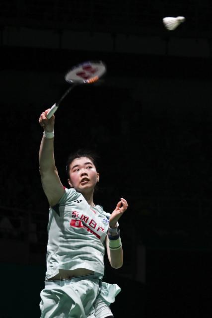 (260108) -- KUALA LUMPUR, Jan. 8, 2026 (Xinhua) -- Gao Fangjie of China hits a return during the women's singles round of 16 match against Yamaguchi Akane of Japan at the Malaysia Open 2026 badminton tournament in Kuala Lumpur, Malaysia, Jan. 8, 2026. (Xinhua/Cheng Yiheng)