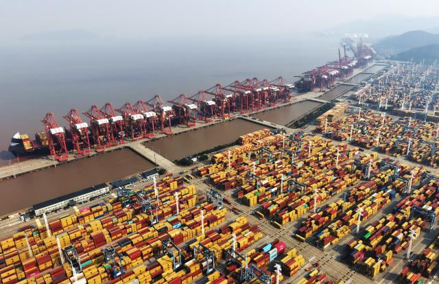 (260108) -- NINGBO, Jan. 8, 2026 (Xinhua) -- An aerial drone photo taken on Jan. 8, 2026 shows a view of the Chuanshan area of Ningbo-Zhoushan Port, east China's Zhejiang Province. The Ningbo-Zhoushan Port saw its cargo throughput surpassing 1.4 billion tonnes in 2025, ranking the first globally for the 17th consecutive year, according to the port.
   As a key hub of the 21st Century Maritime Silk Road, Ningbo-Zhoushan Port has continued to expand its global reach. By the end of 2025, the port had offered more than 300 container shipping routes linking over 700 ports in more than 200 countries and regions. (Xinhua/Huang Zongzhi)