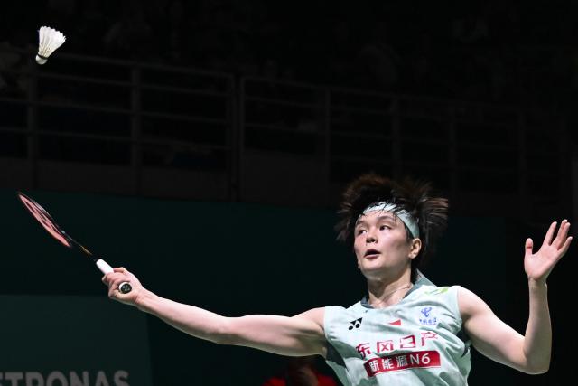 (260108) -- KUALA LUMPUR, Jan. 8, 2026 (Xinhua) -- Wang Zhiyi of China hits a return during the women's singles round of 16 match against Lin Hsiang Ti of Chinese Taipei at the Malaysia Open 2026 badminton tournament in Kuala Lumpur, Malaysia, Jan. 8, 2026. (Xinhua/Cheng Yiheng)