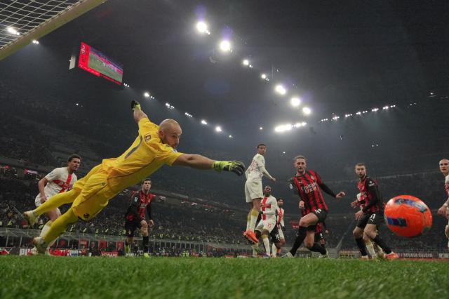 (260109) -- MILAN, Jan. 9, 2026 (Xinhua) -- Genoa's goalkeeper Nicola Leali (front) fails to save the goal during a Serie A football match between AC Milan and Genoa in Milan, Italy, Jan.8, 2026. (Photo by Alberto Lingria/Xinhua)