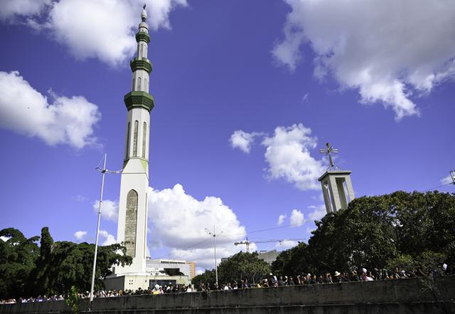 (260109) -- CARACAS, Jan. 9, 2026 (Xinhua) -- People participate in a demonstration in Caracas, Venezuela, Jan. 8, 2026.
  A demonstration was held in the Venezuelan capital of Caracas on Thursday, in which Venezuelan young people demanded that the U.S. government release Venezuelan President Nicolas Maduro and his wife. (Xinhua/Ding Hongfa)