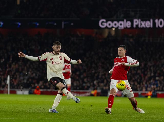 (260109) -- LONDON, Jan. 9, 2026 (Xinhua) -- Liverpool's Conor Bradley (L) competes during the English Premier League match between Arsenal FC and Liverpool FC in London, Britain, on Jan. 8, 2026. (Xinhua)
FOR EDITORIAL USE ONLY. NOT FOR SALE FOR MARKETING OR ADVERTISING CAMPAIGNS. NO USE WITH UNAUTHORIZED AUDIO, VIDEO, DATA, FIXTURE LISTS, CLUB/LEAGUE LOGOS OR "LIVE" SERVICES. ONLINE IN-MATCH USE LIMITED TO 45 IMAGES, NO VIDEO EMULATION. NO USE IN BETTING, GAMES OR SINGLE CLUB/LEAGUE/PLAYER PUBLICATIONS.