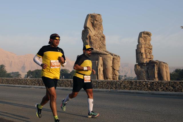 (260109) -- LUXOR, Jan. 9, 2026 (Xinhua) -- Contestants take part in the 33rd Egyptian Marathon in Luxor, Egypt, Jan. 9, 2026. (Xinhua/Ahmed Gomaa)