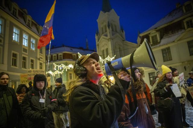 (260109) -- RIGA, Jan. 9, 2026 (Xinhua) -- People attend a protest condemning U.S. attack on Venezuela in Riga, Latvia, Jan. 9, 2026. (Photo by Edijs Palens/Xinhua)