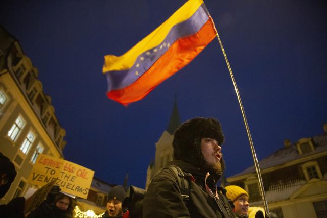 (260109) -- RIGA, Jan. 9, 2026 (Xinhua) -- People attend a protest condemning U.S. attack on Venezuela in Riga, Latvia, Jan. 9, 2026. (Photo by Edijs Palens/Xinhua)