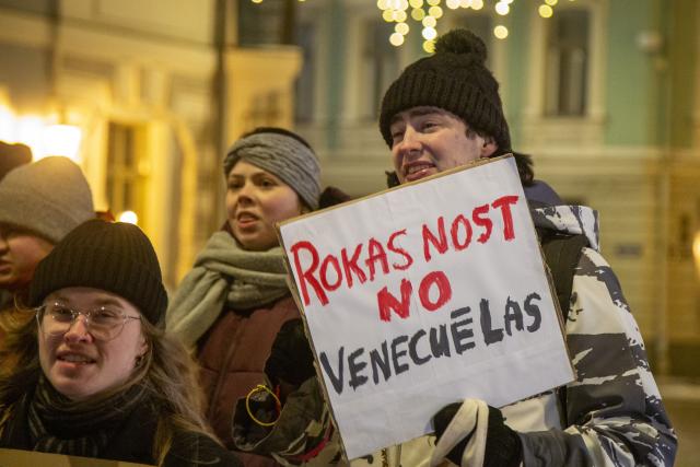 (260109) -- RIGA, Jan. 9, 2026 (Xinhua) -- People attend a protest condemning U.S. attack on Venezuela in Riga, Latvia, Jan. 9, 2026. (Photo by Edijs Palens/Xinhua)