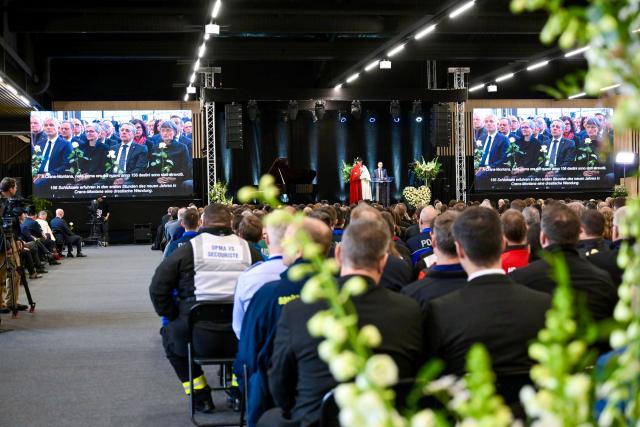 (260109) -- MARTIGNY, Jan. 9, 2026 (Xinhua) -- Photo taken on Jan. 9, 2026 shows the scene of the national memorial service in Martigny, Switzerland. Switzerland held a national memorial service on Friday to mourn the victims of a deadly New Year's Eve bar fire in the resort town of Crans-Montana, as authorities continued their investigation into the incident. Due to forecasts of heavy snowfall in Crans-Montana, Swiss authorities decided to hold the official ceremony in Martigny, more than 50 kilometers west of the resort town, citing safety concerns. (Federal Department of Foreign Affairs (FDFA)/Handout via Xinhua)