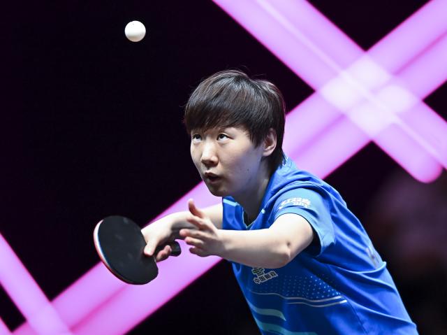 (260110) -- DOHA, Jan. 10, 2026 (Xinhua) -- Wang Manyu of China serves during the women's singles Round of 16 match against Prithika Pavade of France at the WTT Champions Doha 2026 in Doha, Qatar, on Jan. 9, 2026. (Photo by Nikku/Xinhua)