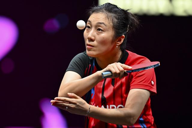 (260110) -- DOHA, Jan. 10, 2026 (Xinhua) -- Han Ying of Germany serves during the women's singles Round of 16 match against Chen Yi of China at the WTT Champions Doha 2026 in Doha, Qatar, on Jan. 9, 2026. (Photo by Nikku/Xinhua)