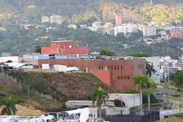 (260110) -- BEIJING, Jan. 10, 2026 (Xinhua) -- This photo taken on Jan. 9, 2026 shows the U.S. Embassy building in Caracas, Venezuela. The U.S. official said Friday that personnel from the State Department's Colombia-based Venezuela Affairs Unit, including the unit's chargé d'affaires John McNamara, will "conduct an initial assessment for a potential phased resumption of operations" in Caracas, where the U.S. embassy was closed in 2019 with all embassy staff withdrawn. (Xinhua/Ding Hongfa)