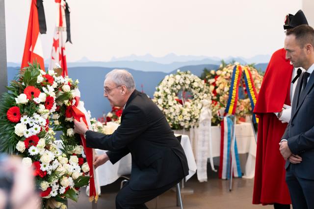 (260110) --  MARTIGNY, Jan. 10, 2026 (Xinhua) -- Swiss President Guy Parmelin attends the official memorial ceremony mourning the victims of a New Year's Eve bar fire in Martigny, Switzerland, Jan. 9, 2026. Switzerland held a national memorial service on Friday to mourn the victims of a deadly New Year's Eve bar fire in the resort town of Crans-Montana, as authorities continued their investigation into the incident.
   Due to forecasts of heavy snowfall in Crans-Montana, Swiss authorities decided to hold the official ceremony in Martigny, more than 50 kilometers west of the resort town, citing safety concerns. ((Valais Canton of Switzerland/Handout via Xinhua)
