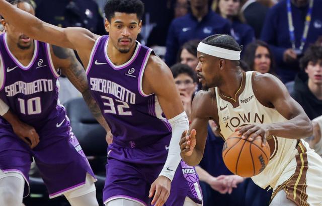 (260110) -- SAN FRANCISCO, Jan. 10, 2026 (Xinhua) -- Golden State Warriors' Jimmy Butler III (R) breaks through during the 2025-2026 NBA regular season basketball game between Golden State Warriors and Sacramento Kings in San Francisco, the United States, Jan. 9, 2026. (Photo by Arthur Dong/Xinhua)