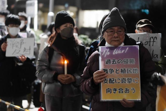 (260110) -- TOKYO, Jan. 10, 2026 (Xinhua) -- People attend a protest in front of the Japanese prime minister's official residence in Tokyo, Japan, on Jan. 9, 2026. Large numbers of Japanese residents rallied in Tokyo on Friday evening to protest Prime Minister Sanae Takaichi's evasive stance on U.S. military strikes against Venezuela, as well as a series of dangerous recent military policy moves by her administration. (Xinhua/Jia Haocheng)