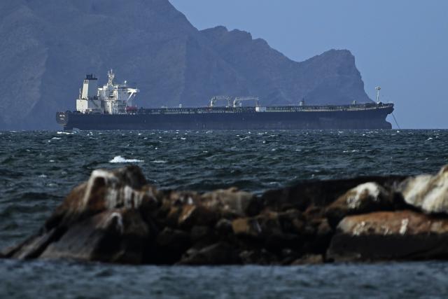 (260110) -- ANZOATEQUI, Jan. 10, 2026 (Xinhua) -- An oil tanker which has been berthed here for several days is seen in Lancheria, Anzoatequi, Venezuela, Jan. 9, 2026. The U.S. military seized the fifth oil tanker allegedly linked to Venezuela early Friday morning. (Photo by Lucio Tavora/Xinhua)