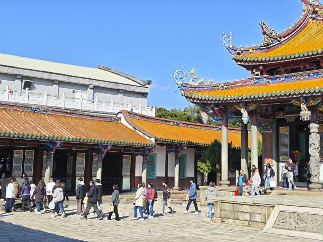 (260111) -- TAIPEI, Jan. 11, 2026 (Xinhua) -- Students and their parents leave the Taipei Confucius Temple after praying for good luck in Taipei, southeast China's Taiwan, Jan. 10, 2026.
  Hundreds of high school students and their parents gathered on Saturday at the Taipei Confucius Temple to pray for good luck in an upcoming college entrance exam.
  Honoring Confucius, China's most revered ancient educator, the Taipei Confucius Temple held a special prayer ceremony for candidates of the General Scholastic Ability Test, a major college entrance exam that will take place in mid-January this year.
  TO GO WITH "Taipei students attend prayer ceremony ahead of college entrance exam" (Xinhua/Wang Chenghao)