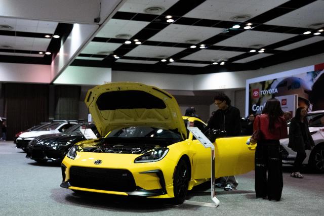 (260111) -- SANTA CLARA, Jan. 11, 2026 (Xinhua) -- People visit the Silicon Valley Auto Show in Santa Clara, the United States, on Jan. 9, 2026.
  The Silicon Valley Auto Show is held here from Jan. 9 to 11. (Photo by Ziyu Julian Zhu/Xinhua)