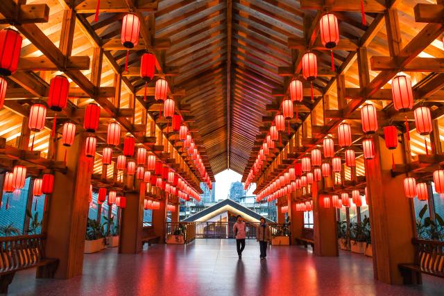 (260111) -- GUIYANG, Jan. 11, 2026 (Xinhua) -- People visit the Xinyin 1950 Discovery commercial complex in Guiyang, southwest China's Guizhou Province, Jan. 6, 2026.
  The city of Guiyang has been committed to the update and renovation of old commercial blocks, streets and factory areas. The renewed streets, such as Taiping, Minsheng, and Qingyun Roads have become vibrant spaces for relaxation and spending, driving urban consumption vitality and enhancing the city's youthful appeal. (Xinhua/Yang Wenbin)