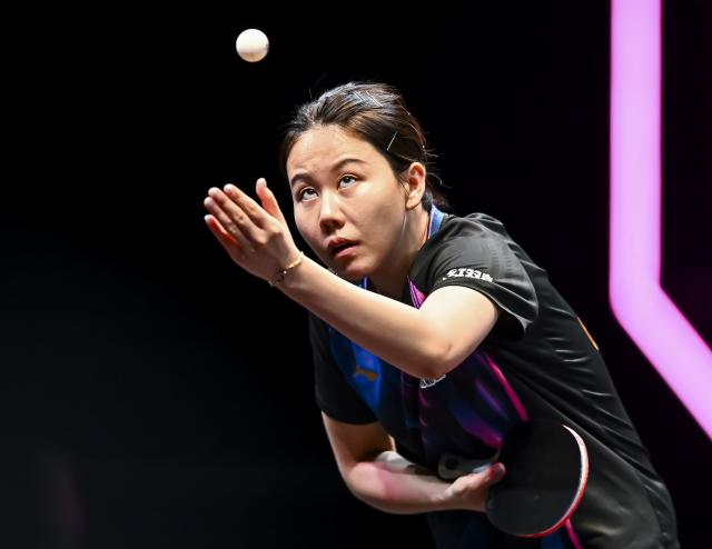 (260111) -- DOHA, Jan. 11, 2026 (Xinhua) -- Chen Xingtong of China serves during the women's singles semifinal match against Kuai Man of China at the WTT Champions Doha 2026 in Doha, Qatar, Jan. 11, 2026. (Photo by Nikku/Xinhua)