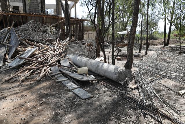 (260111) -- NAIROBI, Jan. 11, 2026 (Xinhua) -- This photo taken on Jan. 11, 2026 shows the site of a collapsed building in Karen, Nairobi, capital of Kenya. Two people were dead and some others injured after a building collapsed here on Saturday. (Photo by Henry Naminde/Xinhua)