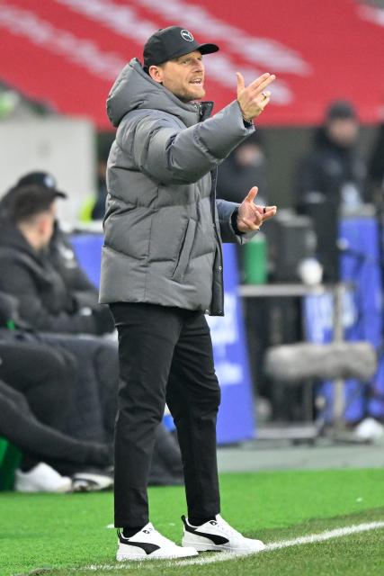 (260112) -- MOENCHENGLADBACH, Jan. 12, 2026 (Xinhua) -- Head coach of Borussia Moenchengladbach Eugen Polanski gestures during the German first division of Bundesliga football match between Borussia Moenchengladbach and FC Augsburg in Moenchengladbach, Germany, Jan. 11, 2026. (Photo by Ulrich Hufnagel/Xinhua)